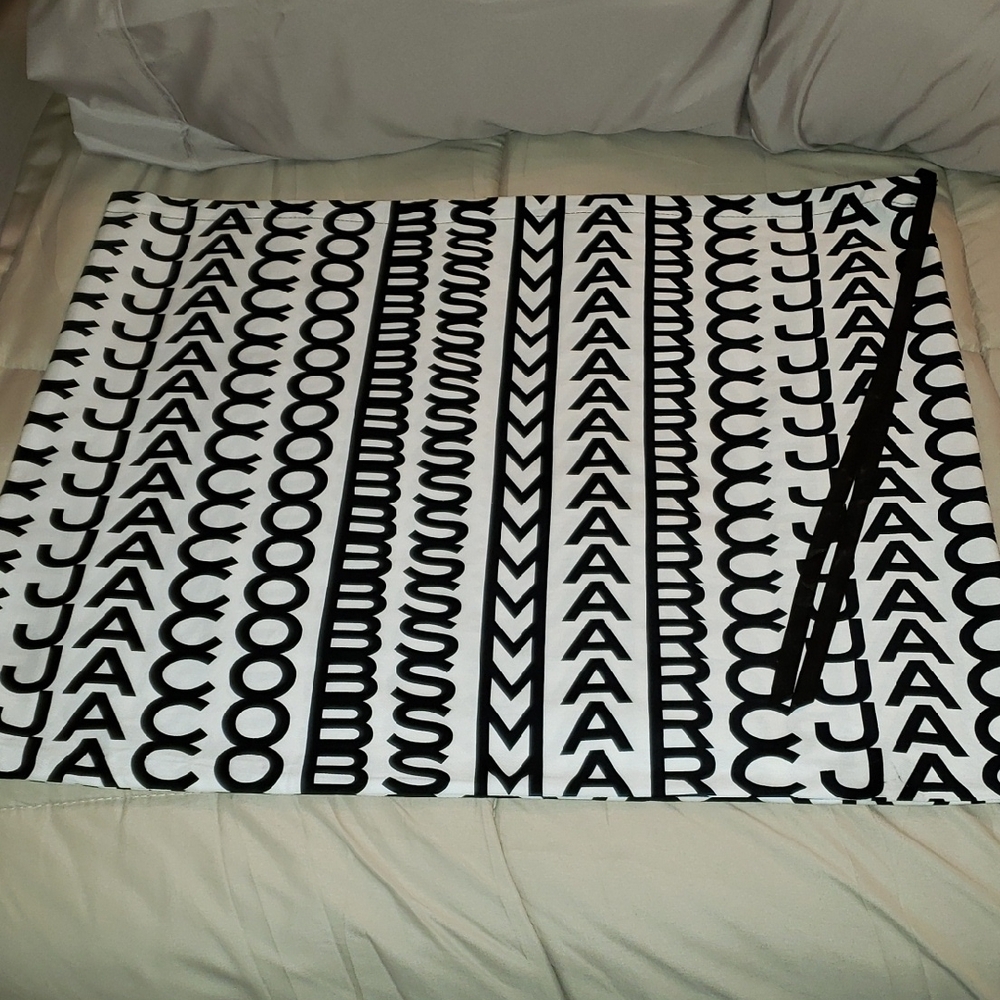 Marc Jacobs XL Dustbag Black/White Logo 25" X 21"